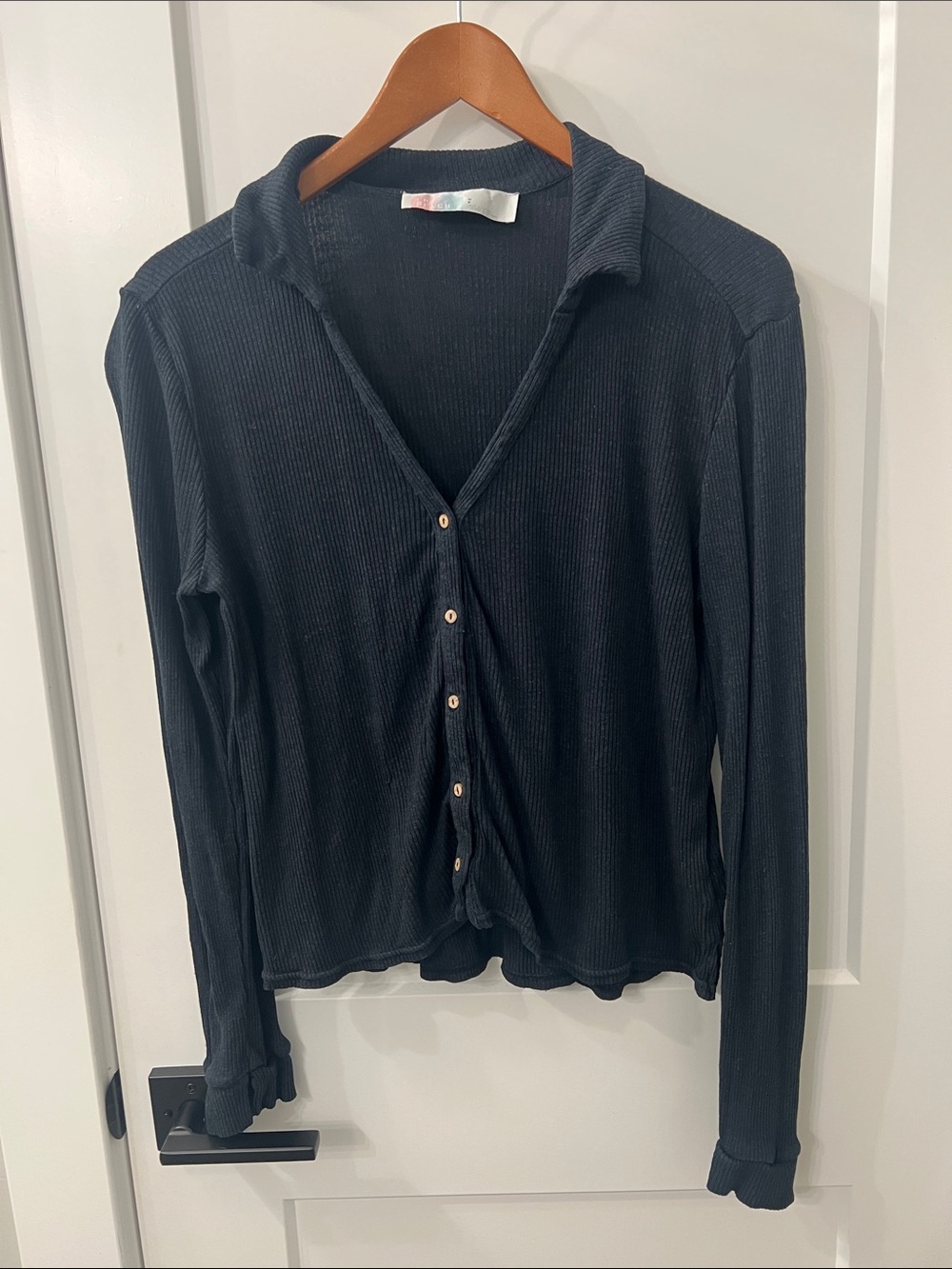 Long-Sleeve Black Ribbed Button-Front Top with Collar